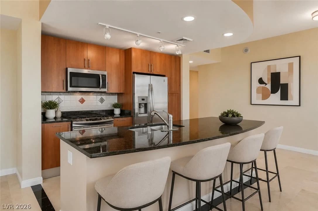 200 Sahara Avenue photo 5
