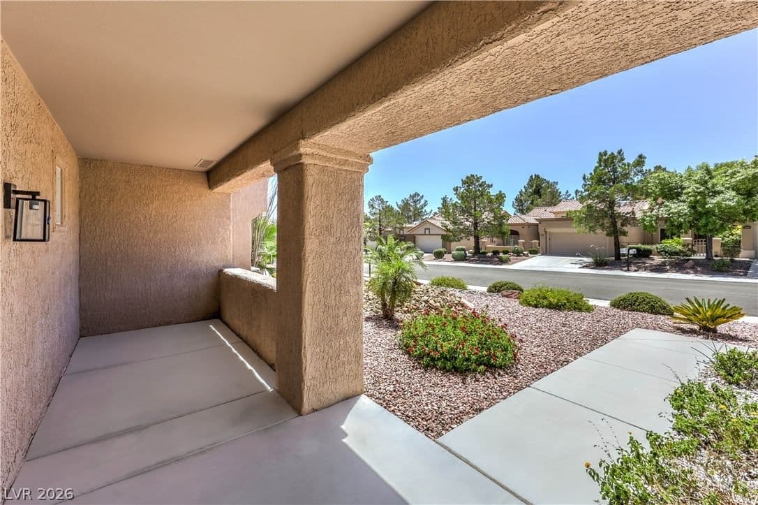 9332 Fresh Spring Drive photo 4