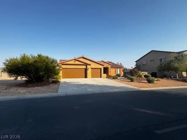 3744 River Heights Lane photo 2