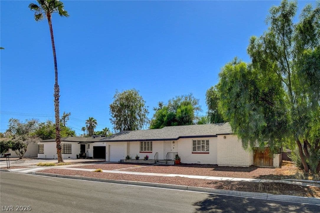 1134 Westwood Drive photo 2