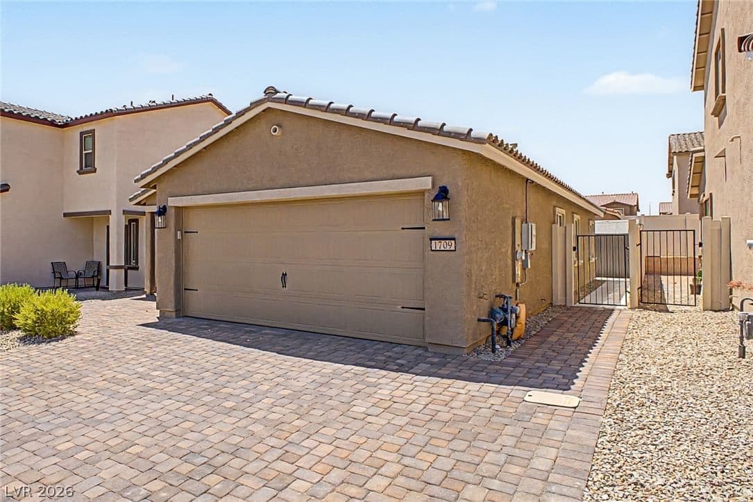 1709 Sandia Rock Avenue photo 4
