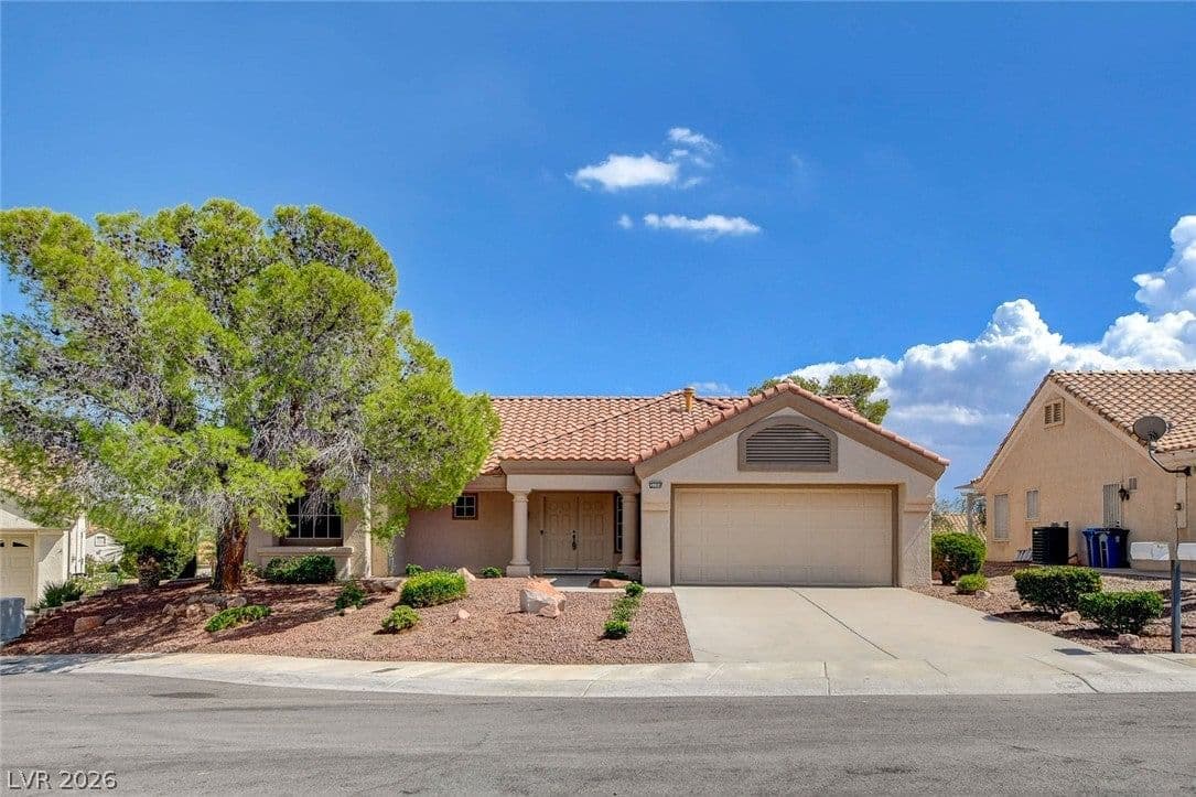 3104 Hayden Court photo 2