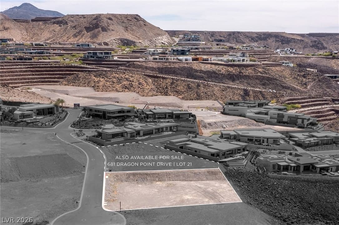 677 Dragon Point Drive photo 3