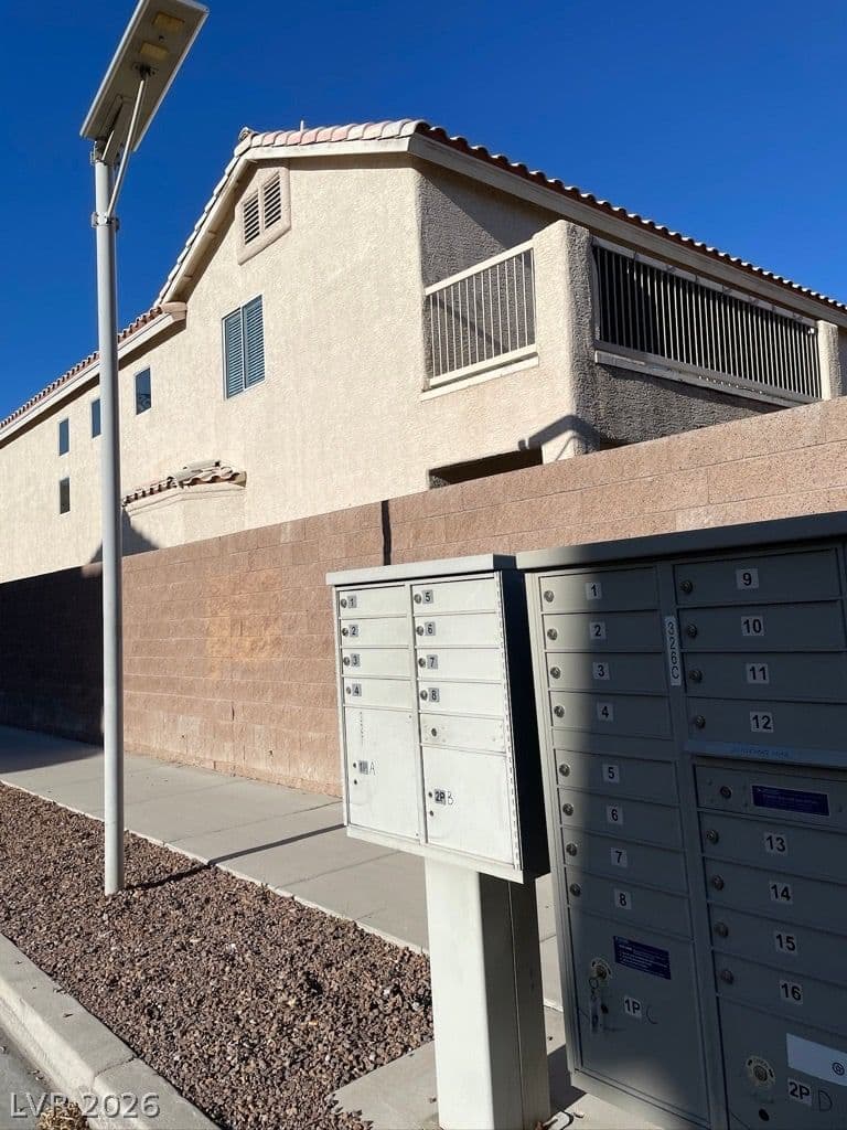 8912 Snowtrack Avenue photo 4