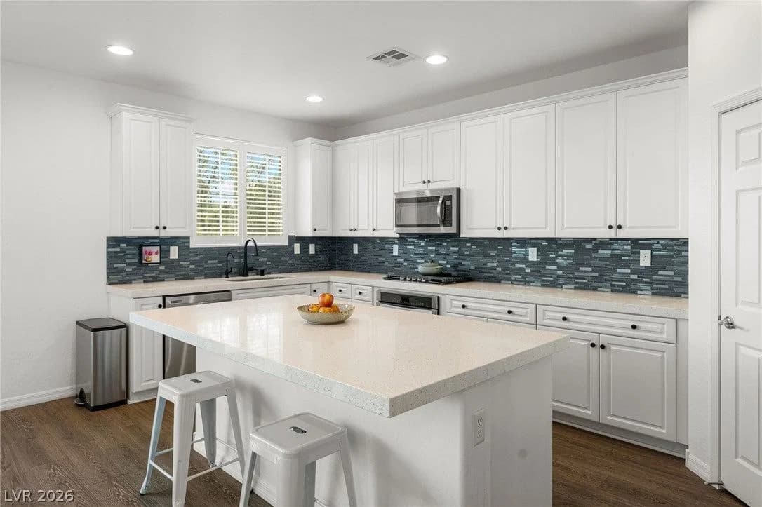 7775 Santos Bay Court photo 3