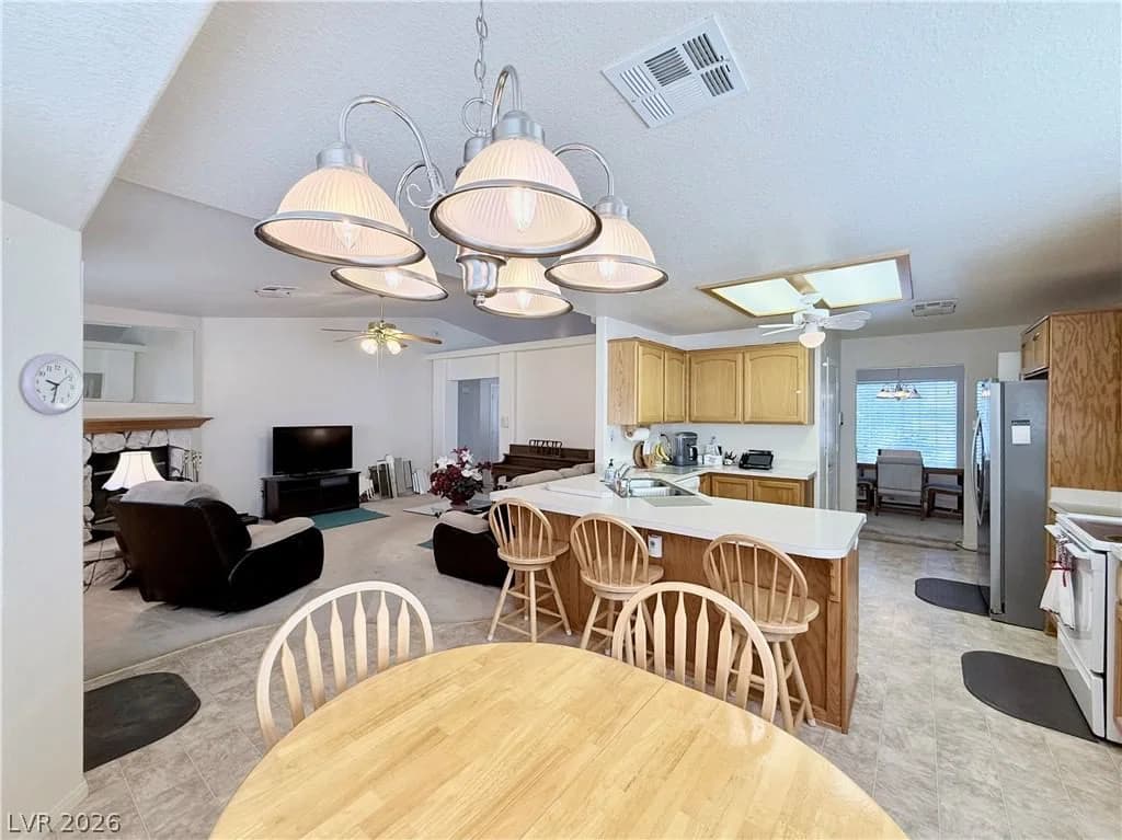 301 Hickory Street photo 5