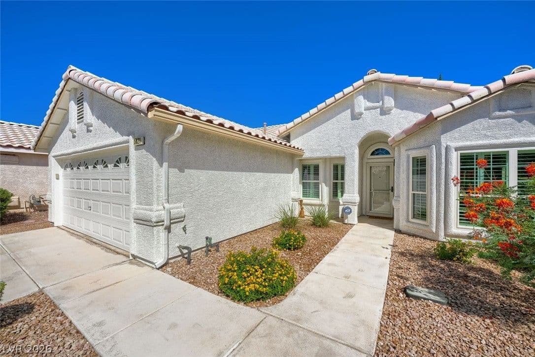5421 Desert Paradise Drive photo 4