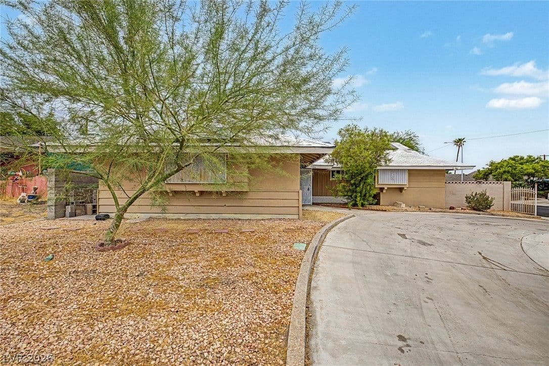 4000 Fortune Avenue photo 2