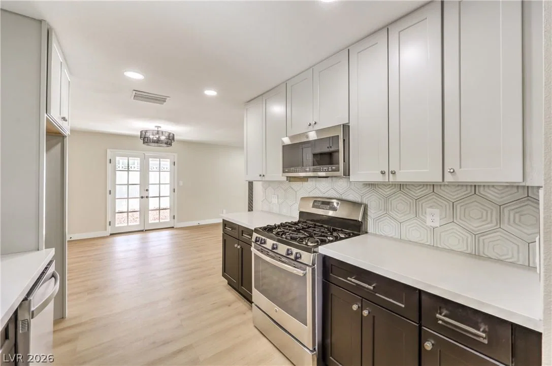 4060 Harmon Avenue photo 4