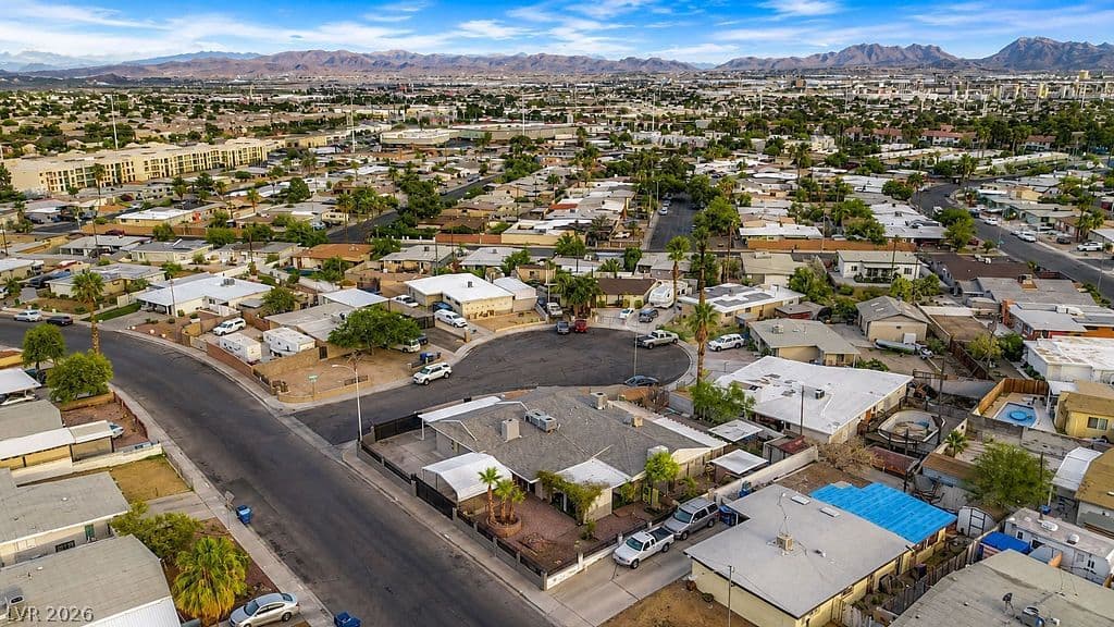 5185 Sun Valley Drive photo 4