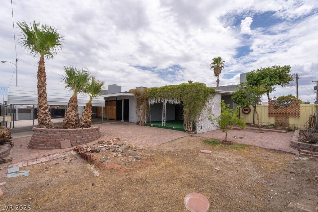 5185 Sun Valley Drive photo 3