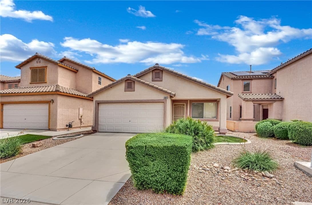 4664 Swaying Palms Drive photo 3
