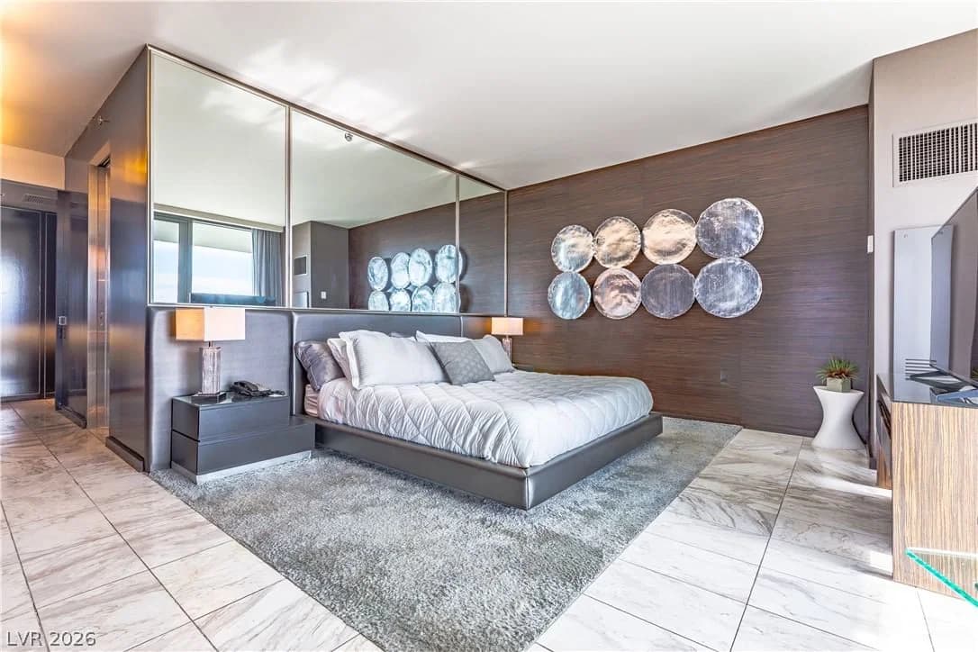 4381 FLAMINGO Road photo 2