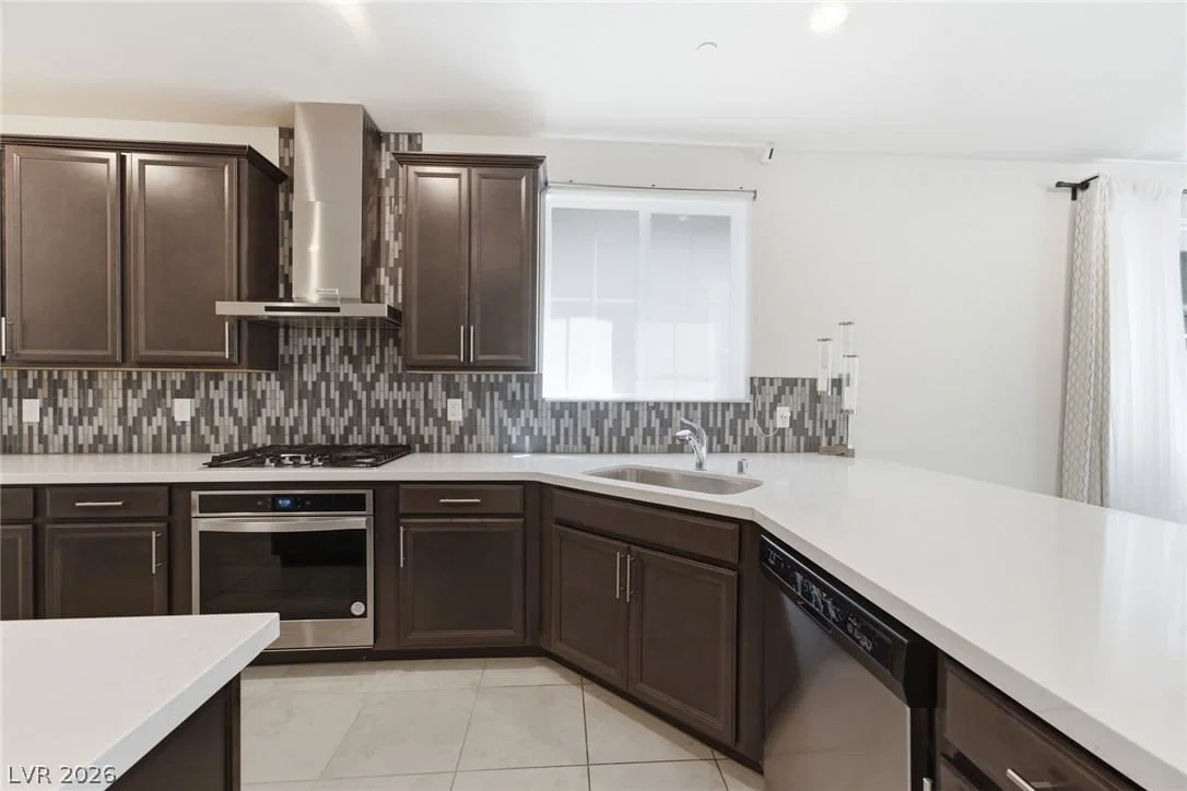 3749 Battipaglia Avenue photo 4
