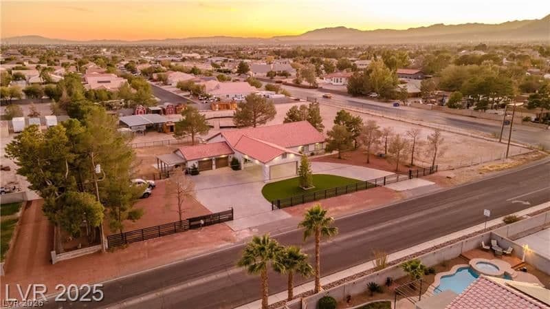 5353 Dorrell Lane photo 4