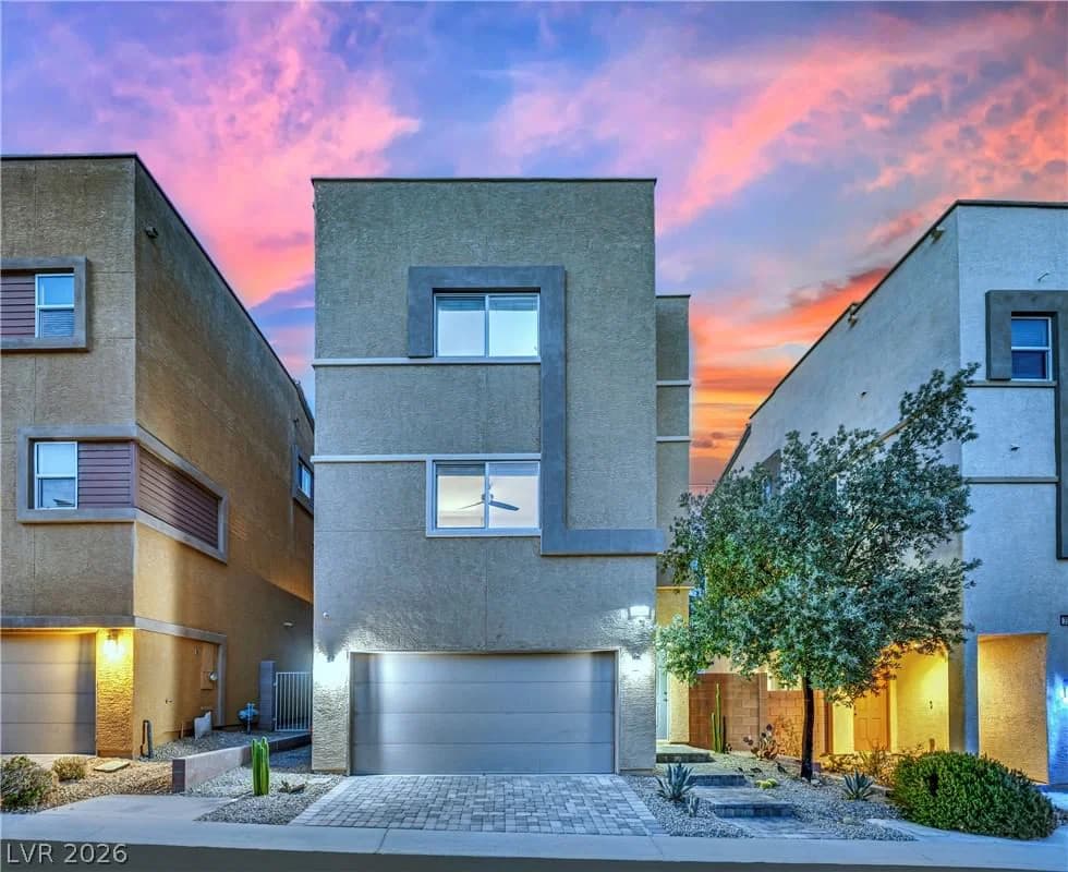 3944 Total Eclipse Street photo 2