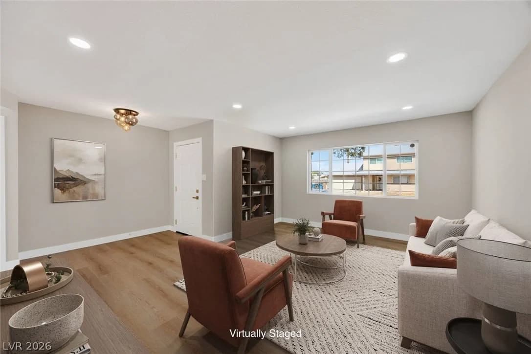 212 Scherer Street photo 2