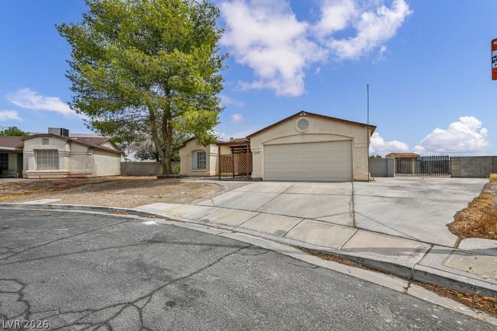 4290 Ripple River Avenue photo 2