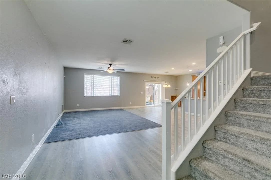 7745 Donner Peak Street photo 2
