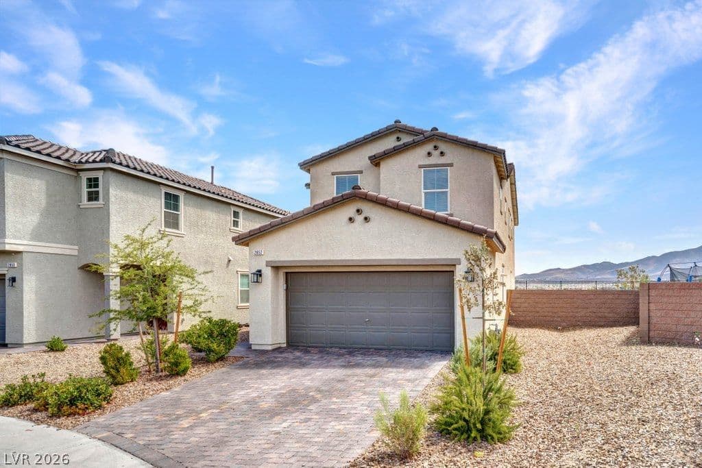 2852 Frabiele Street photo 3