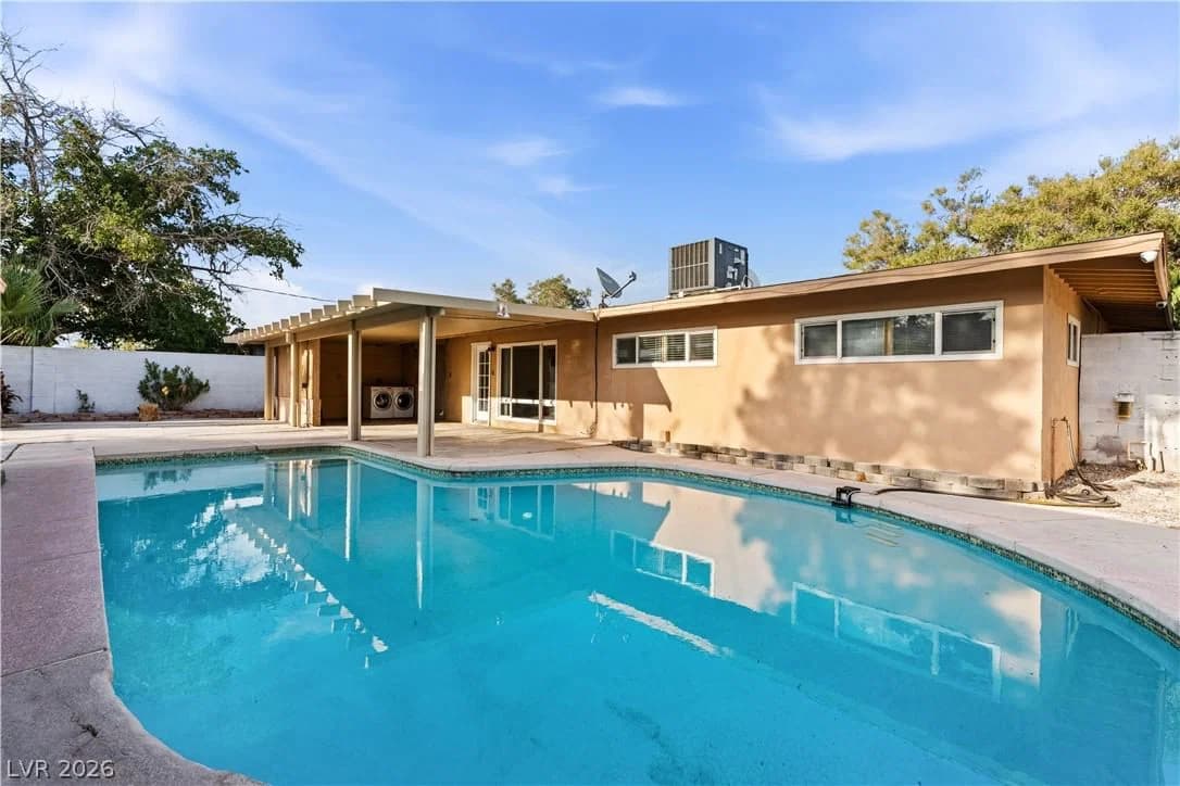 1001 Silver Lake Drive