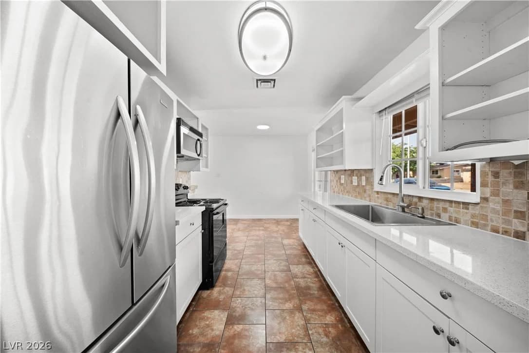 1001 Silver Lake Drive photo 4