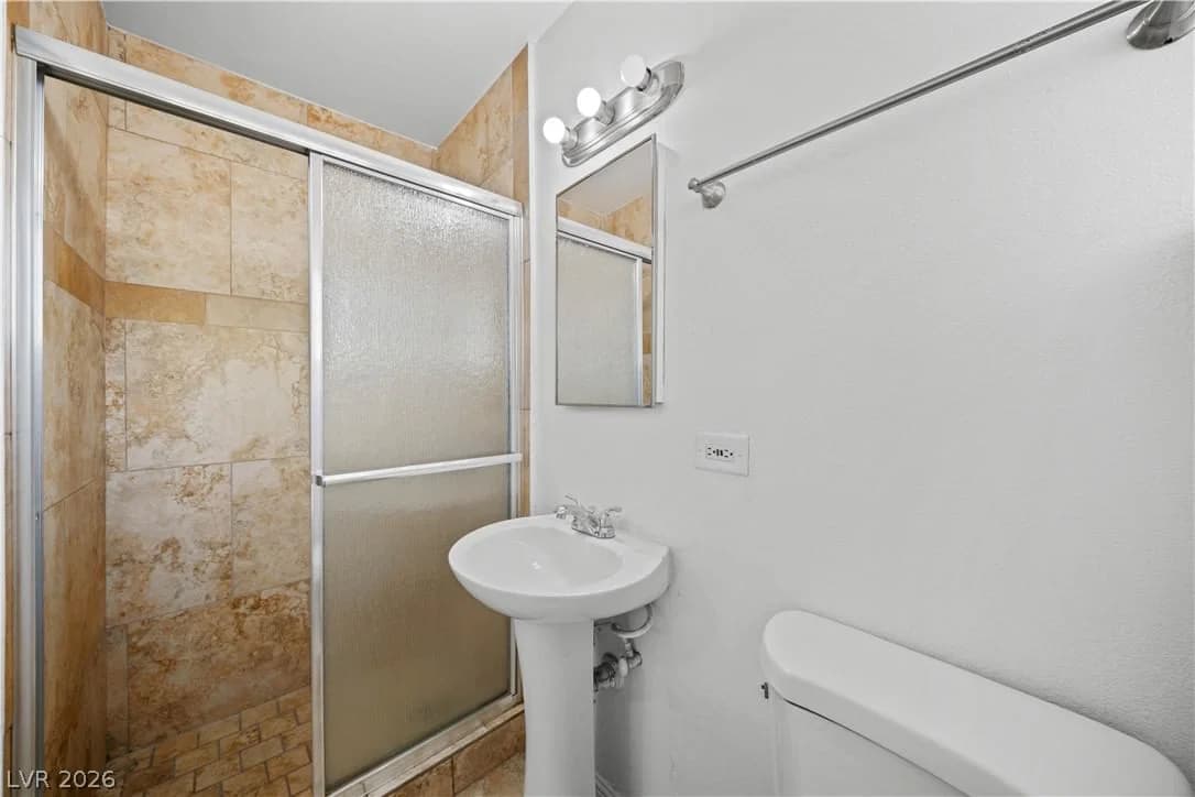 1001 Silver Lake Drive photo 3