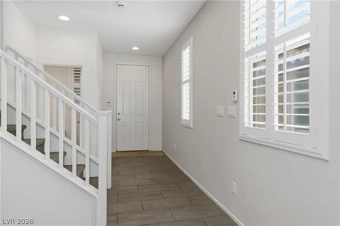 10639 Whiting Avenue photo 4
