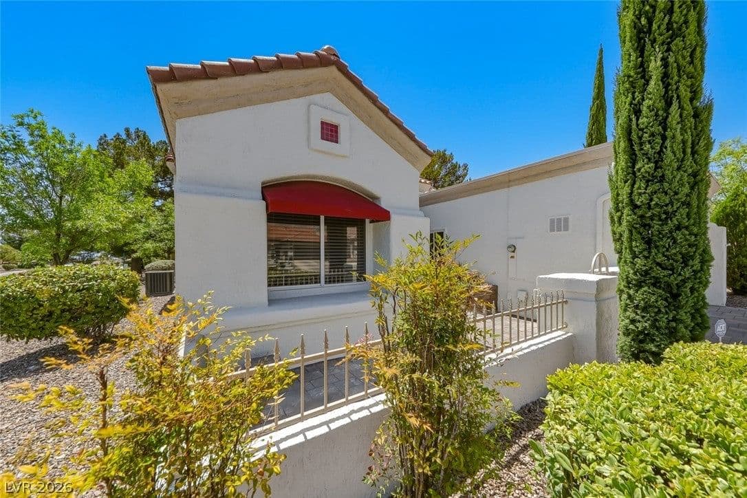 2648 Highvale Drive photo 3