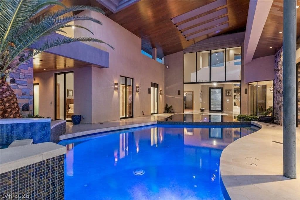 1382 Ruby Sky Court photo 3