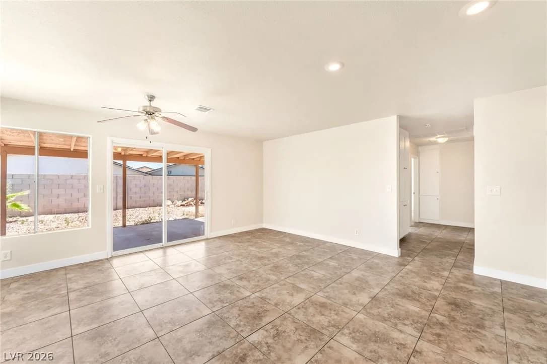 1805 Starbuck Drive photo 2