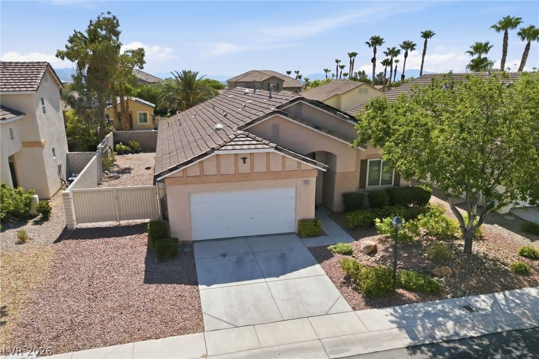 9020 Saw Horse Street photo 4