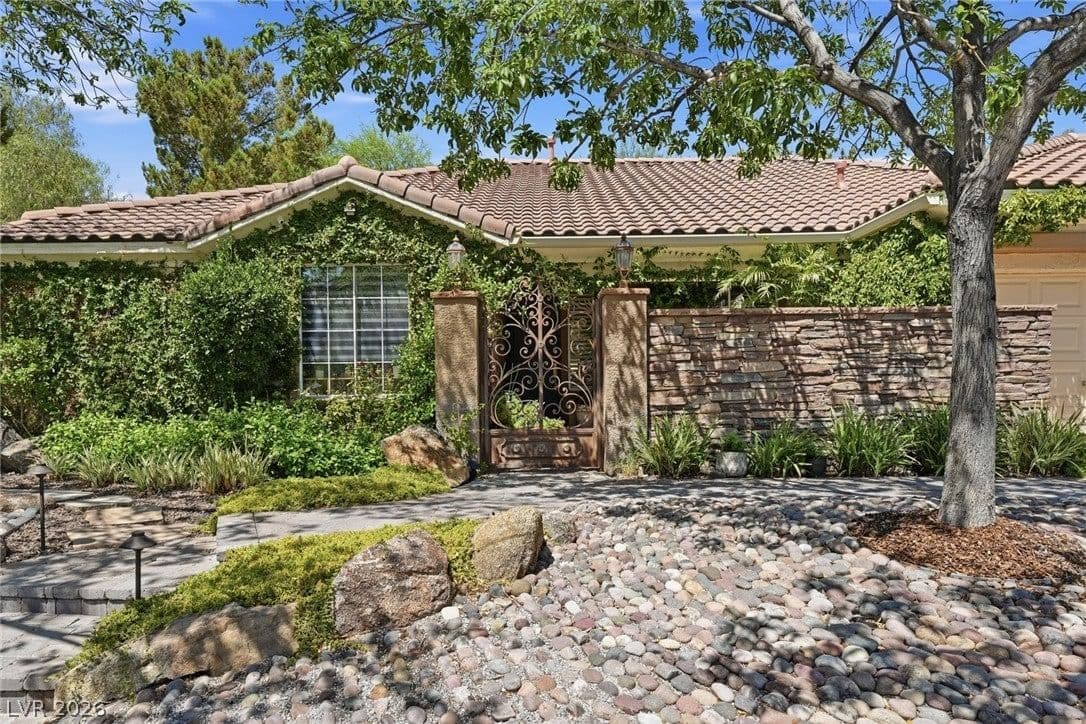2753 Vikings Cove Lane photo 2