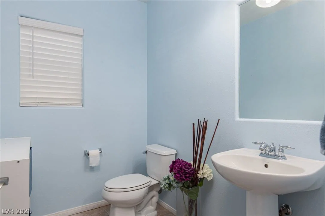 5565 Danforth Avenue photo 5