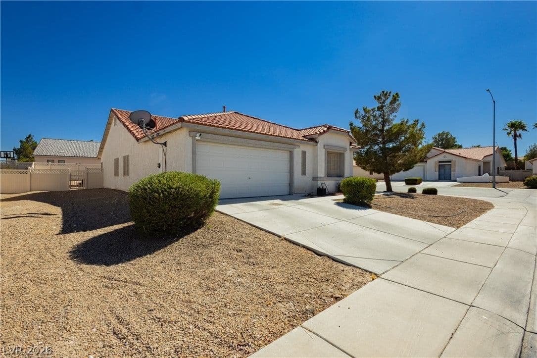 717 Bright Lights Avenue photo 3