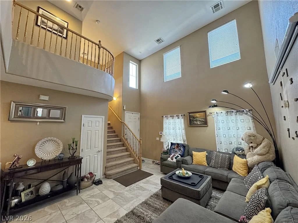 6041 Glenborough Street photo 3
