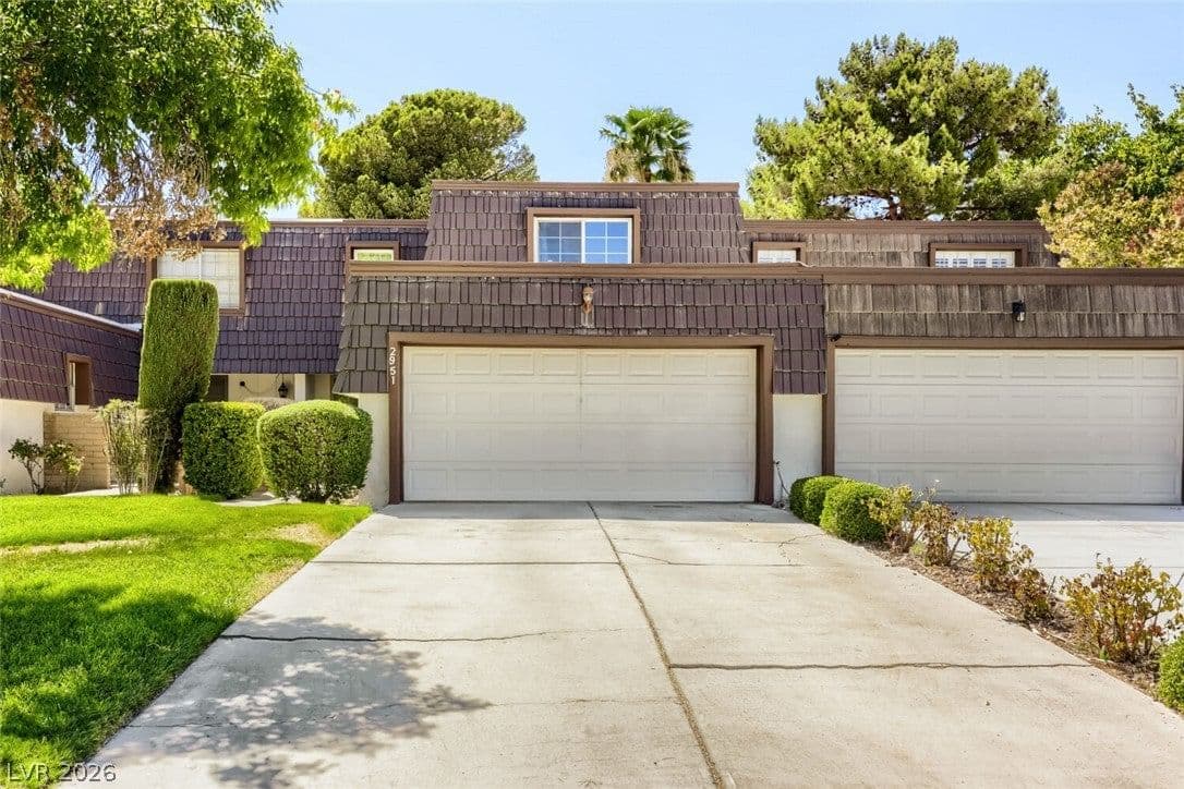 2951 Pinehurst Drive photo 2