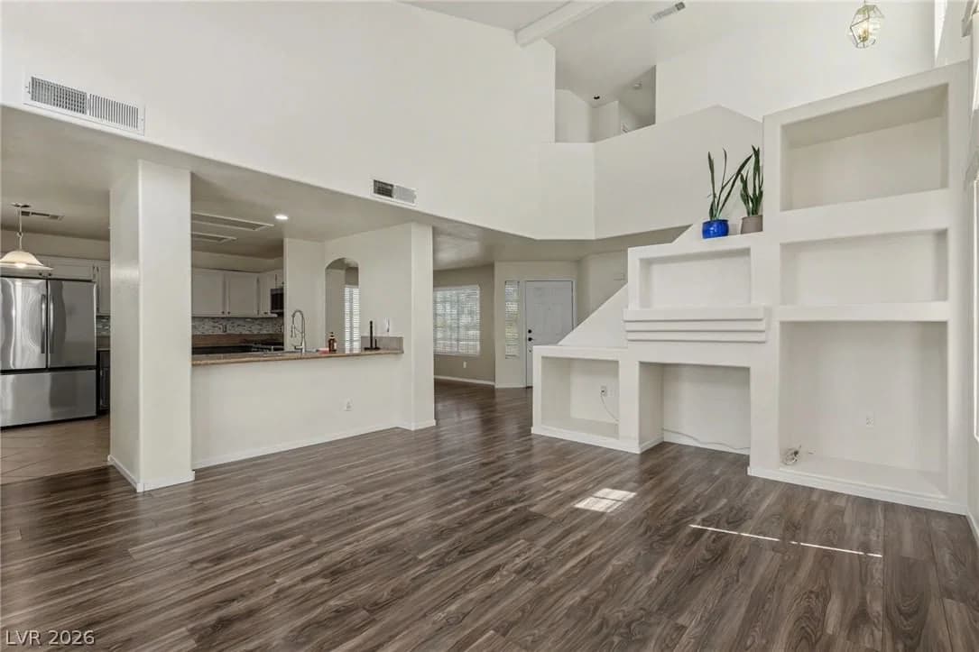 8216 Hollister Avenue photo 4
