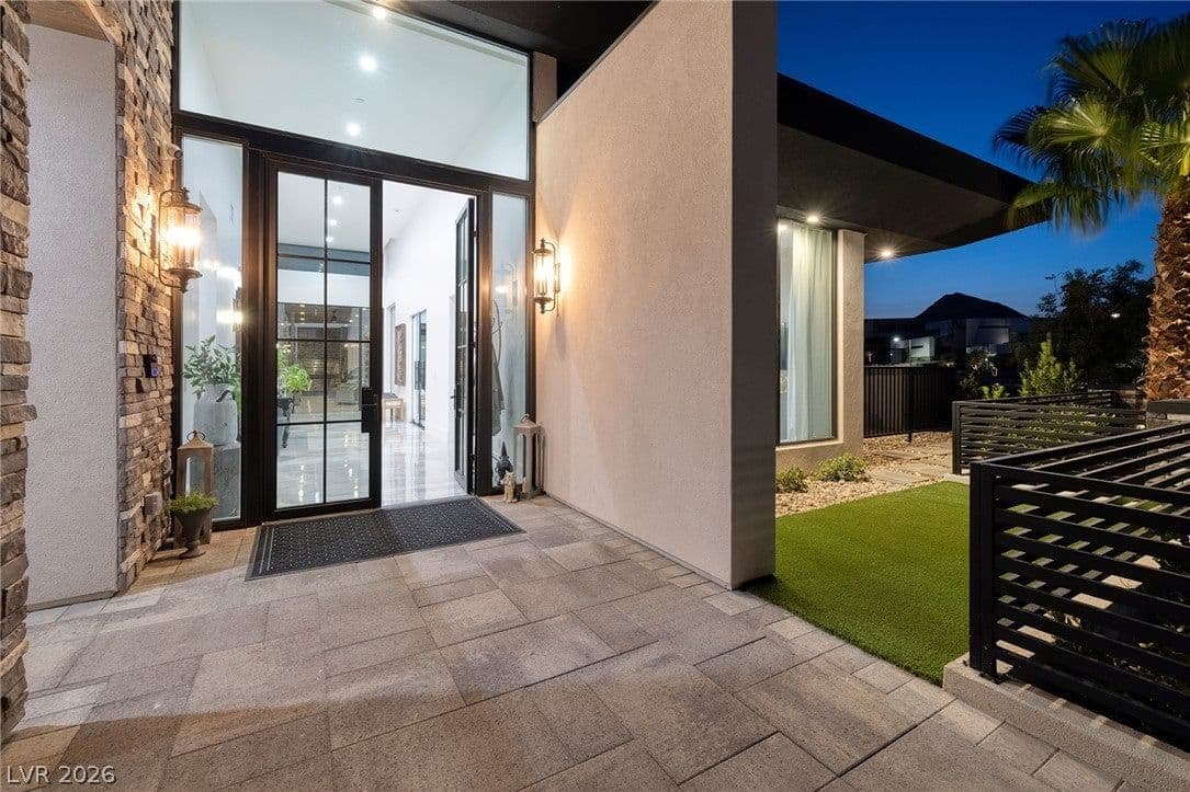 13 Rainbow Point Place photo 3