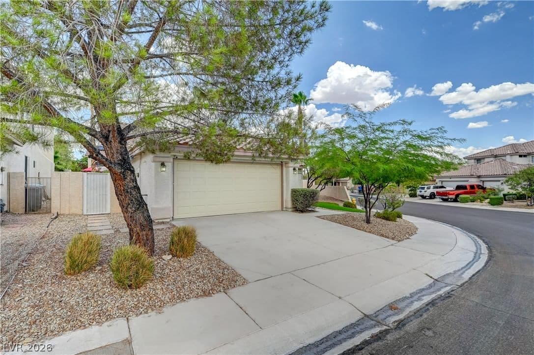 1717 Royal Canyon Drive photo 2