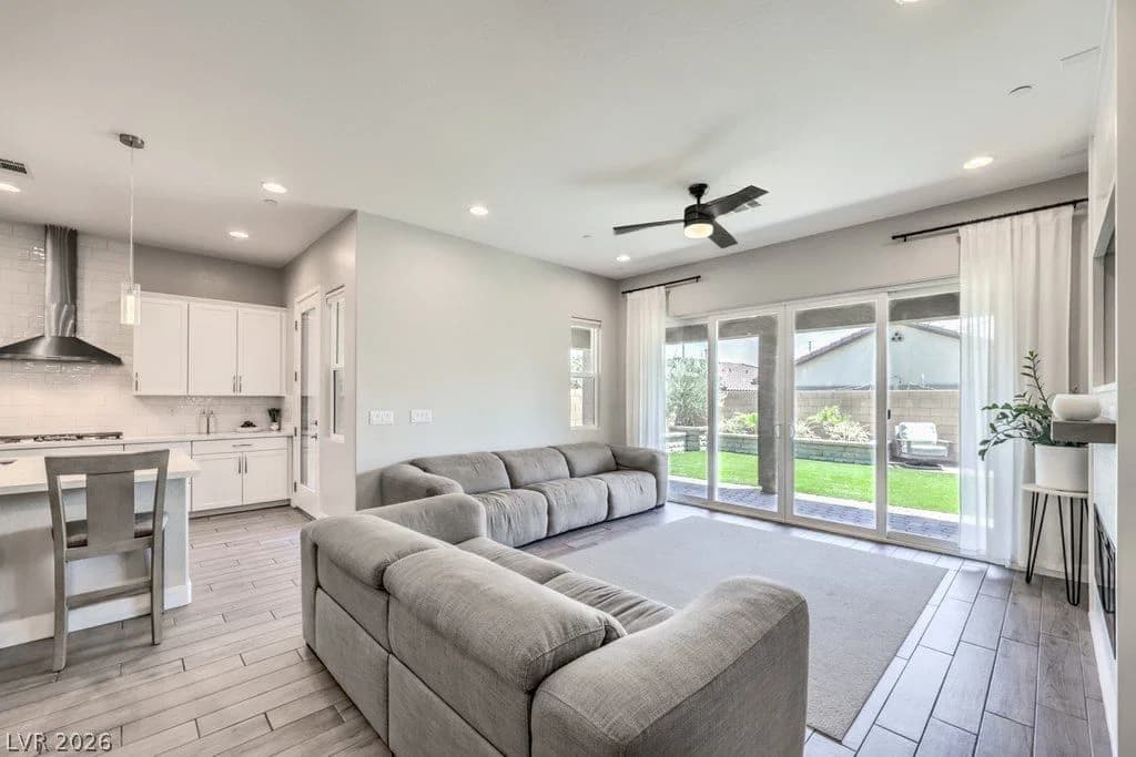 10937 Nicholas Jay Avenue photo 5