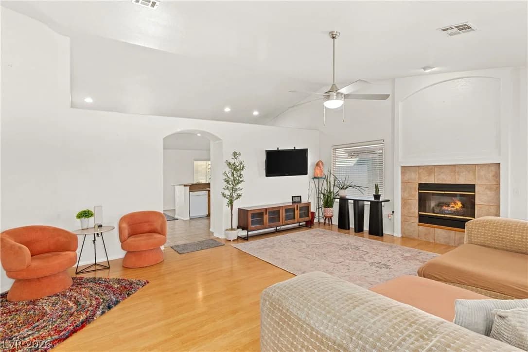 3417 Thom Boulevard photo 3