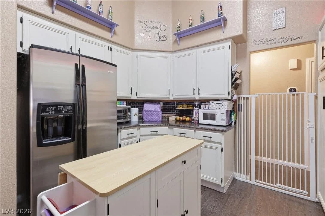 2730 Meadow Spring Court photo 4