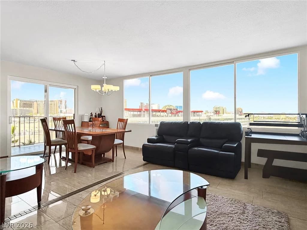205 Harmon Avenue photo 4