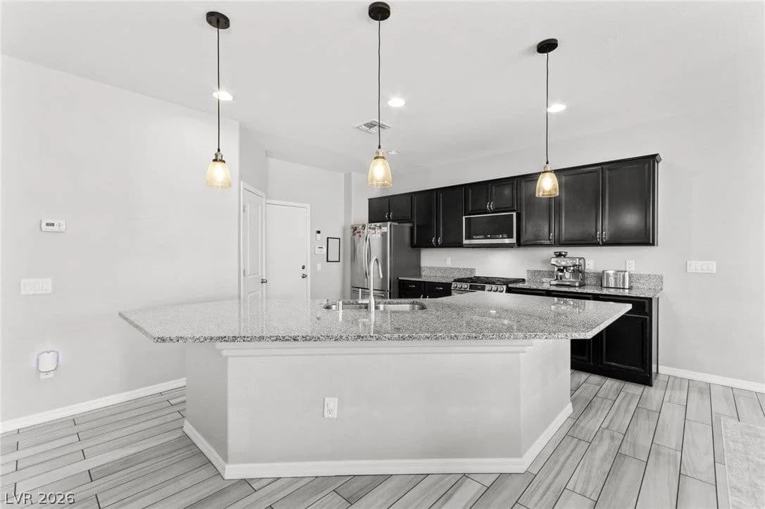 8106 Diggy Avenue photo 3