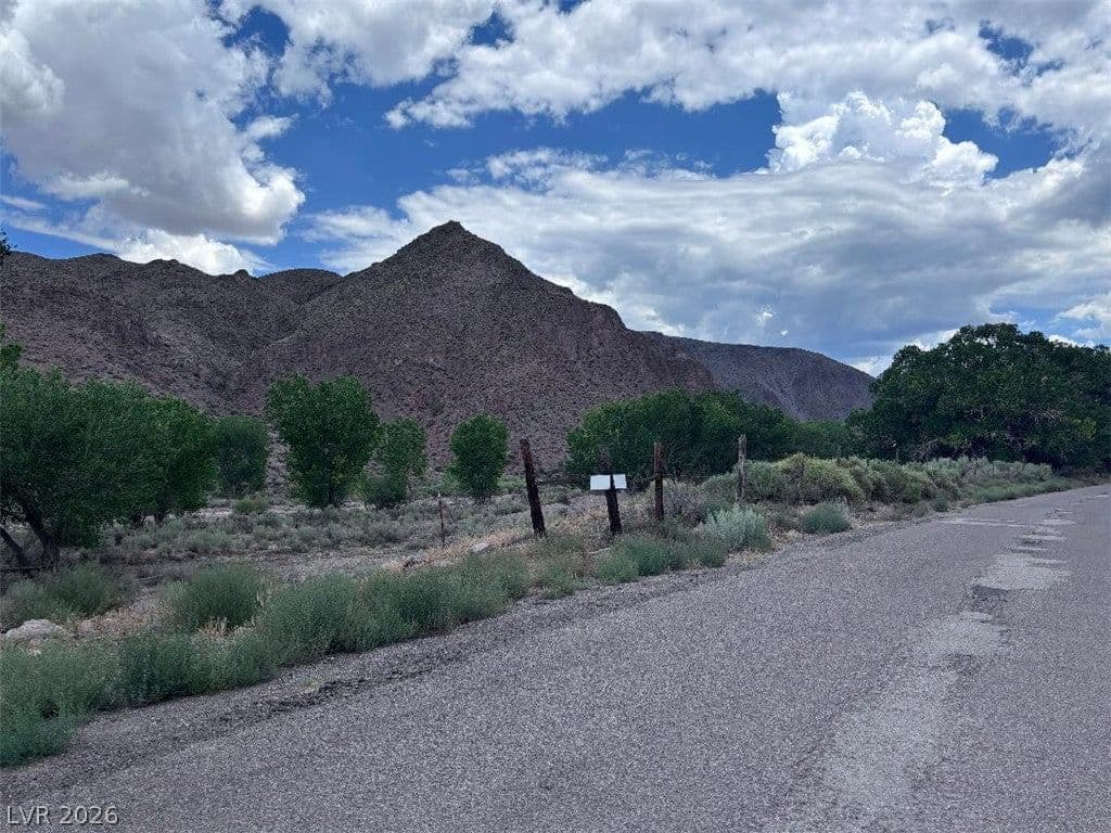 200 Clover Creek Road photo 4