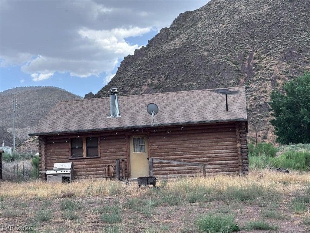 200 Clover Creek Road photo 5