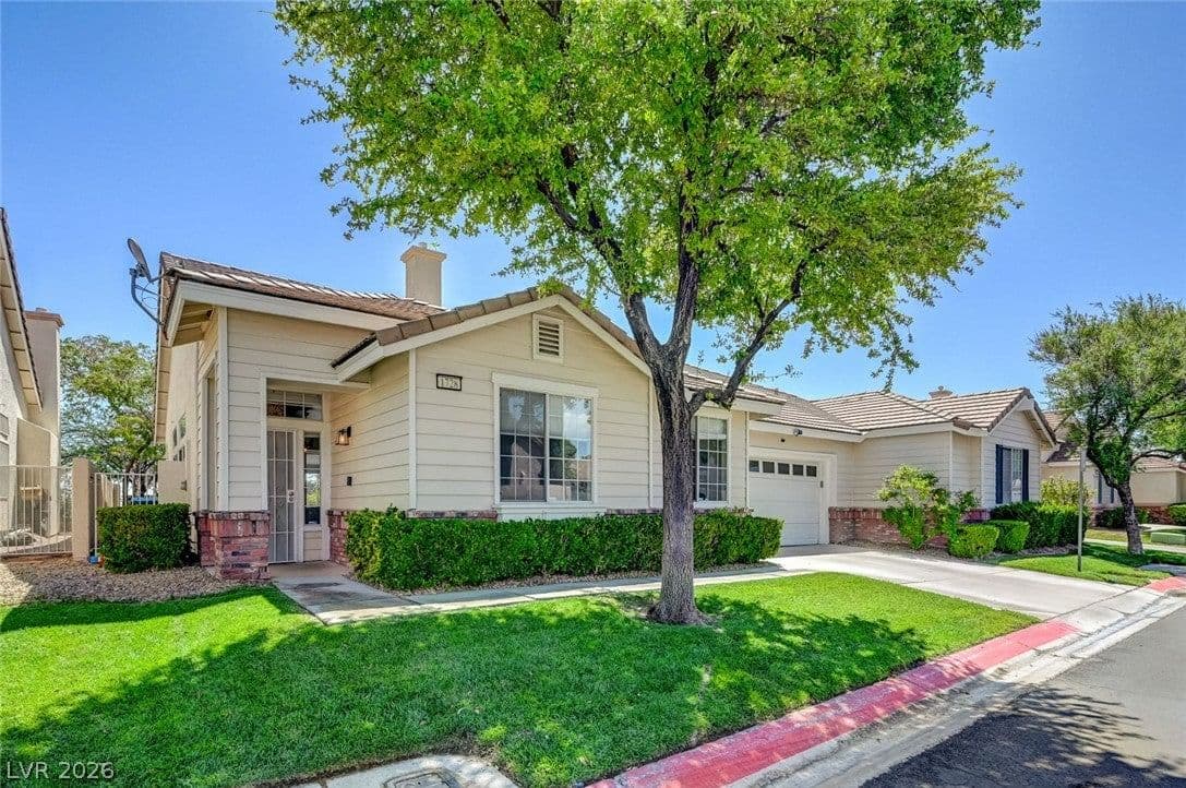 1728 Pacific Castle Place photo 2