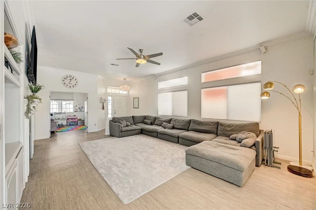 1728 Pacific Castle Place photo 4