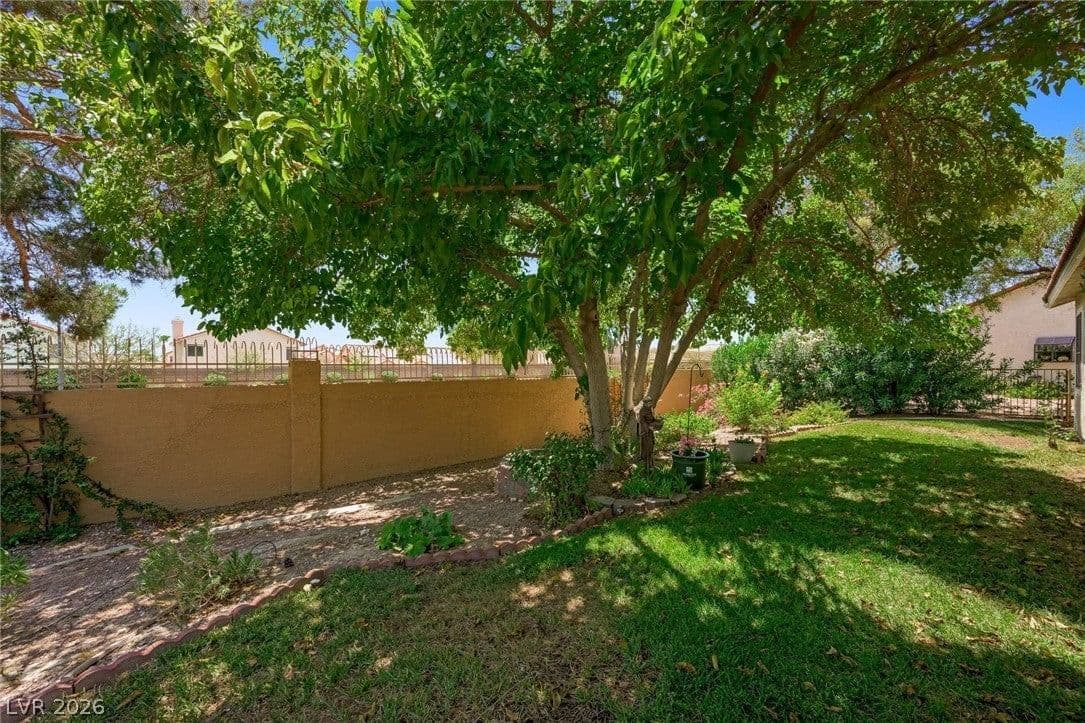 5621 Lost Tree Circle photo 2